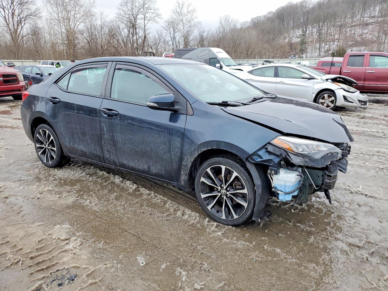 2017 TOYOTA COROLLA L photo 4