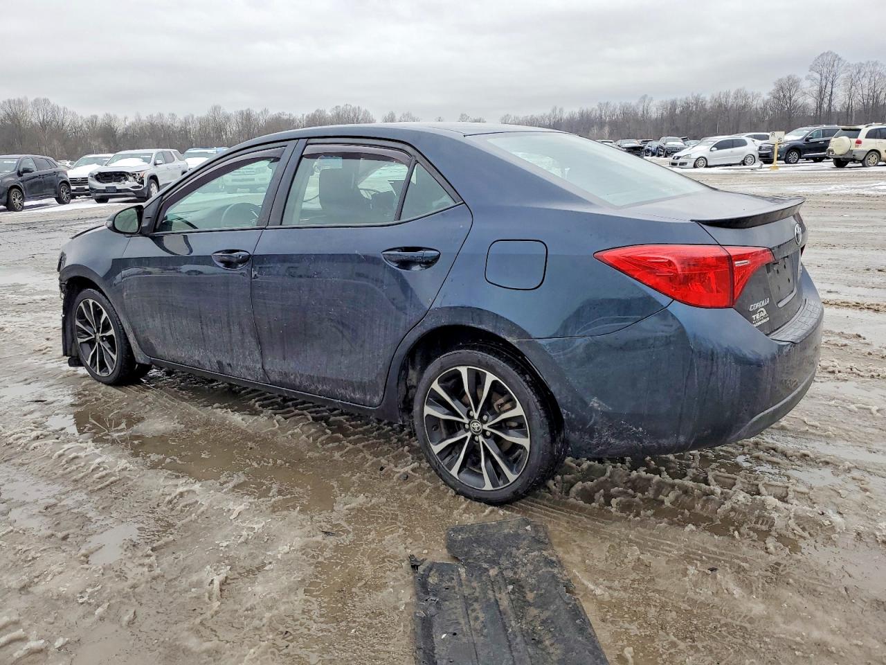 2017 TOYOTA COROLLA L photo 2