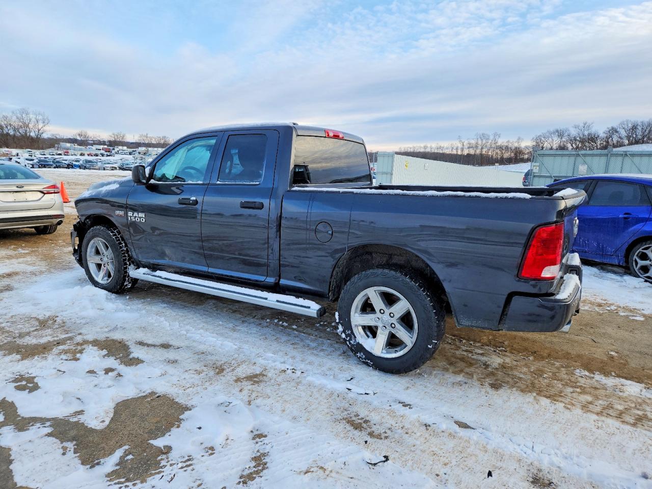 2014 RAM 1500 ST photo 2