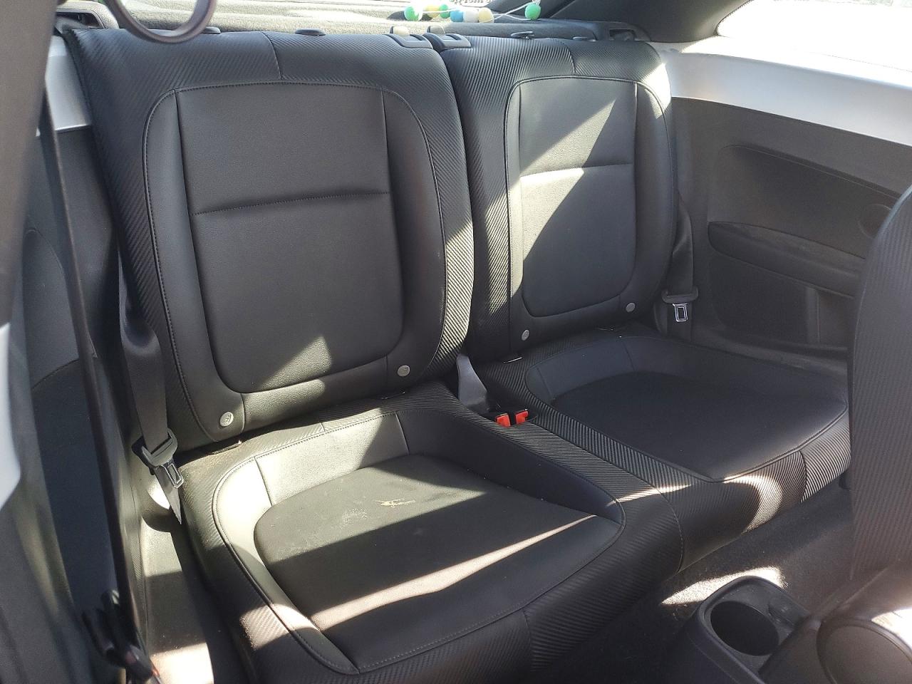 2015 VOLKSWAGEN BEETLE 1.8T photo 10
