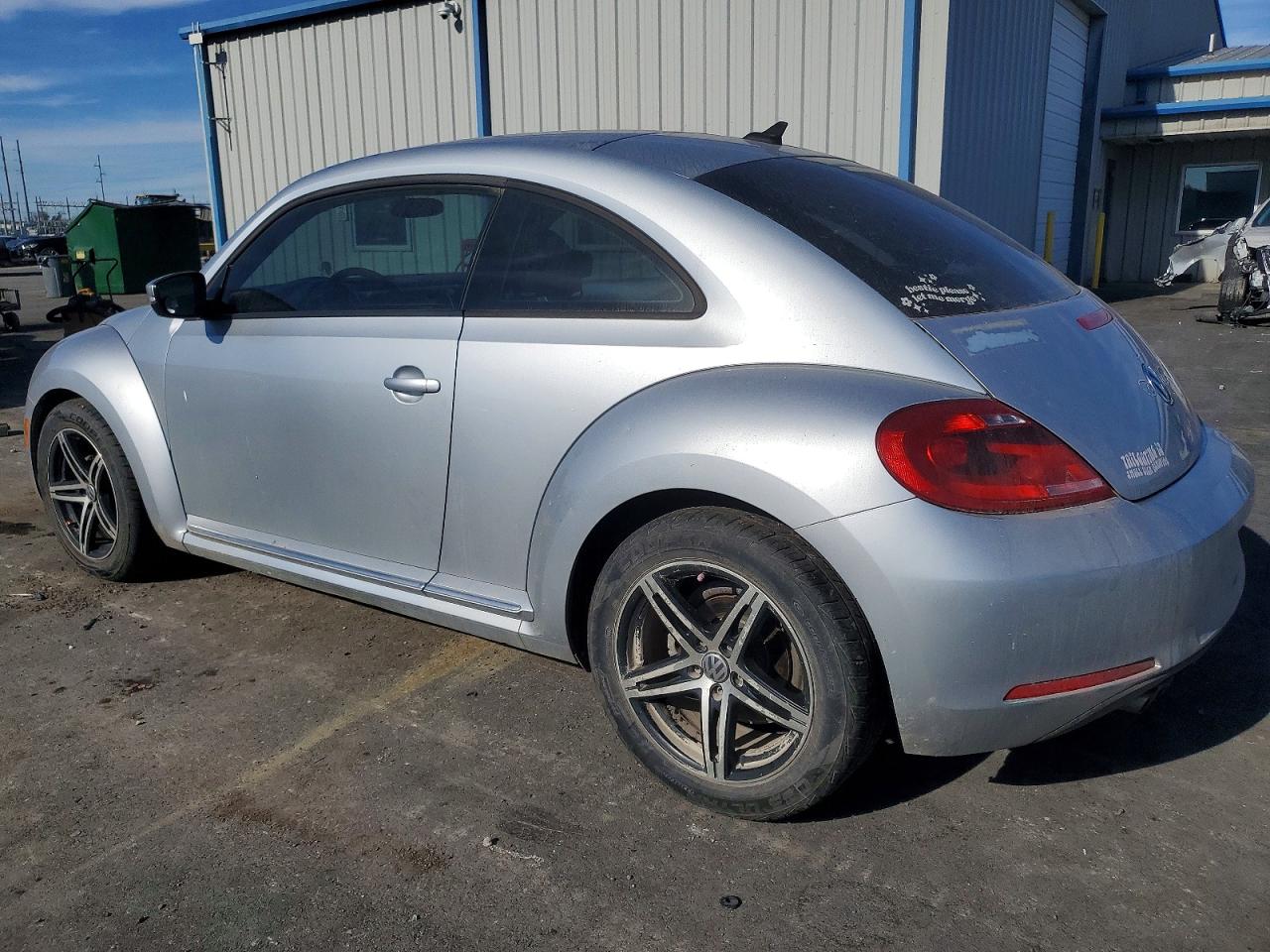 2015 VOLKSWAGEN BEETLE 1.8T photo 2