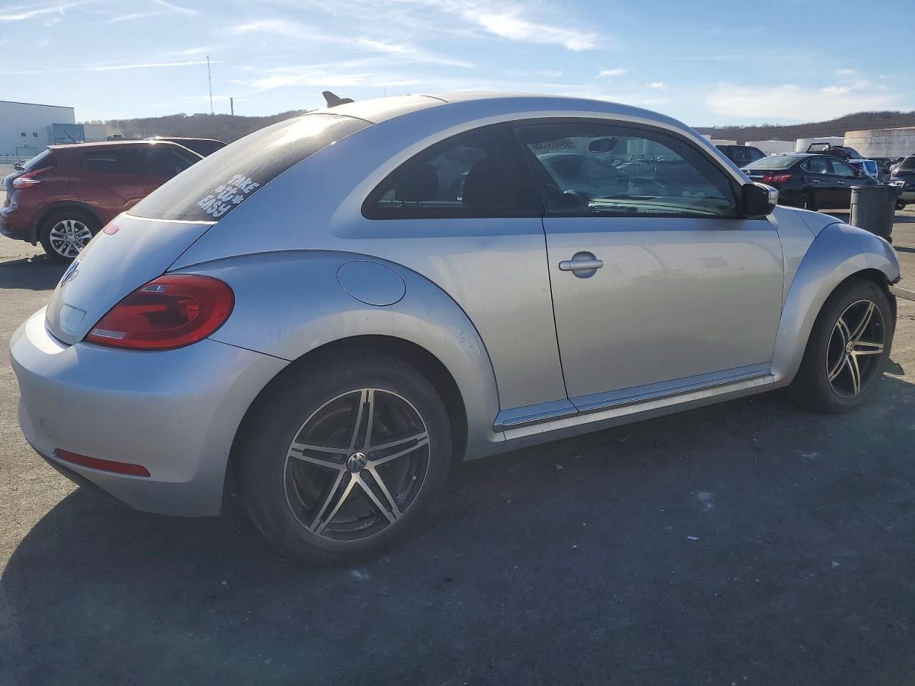 2015 VOLKSWAGEN BEETLE 1.8T photo 3