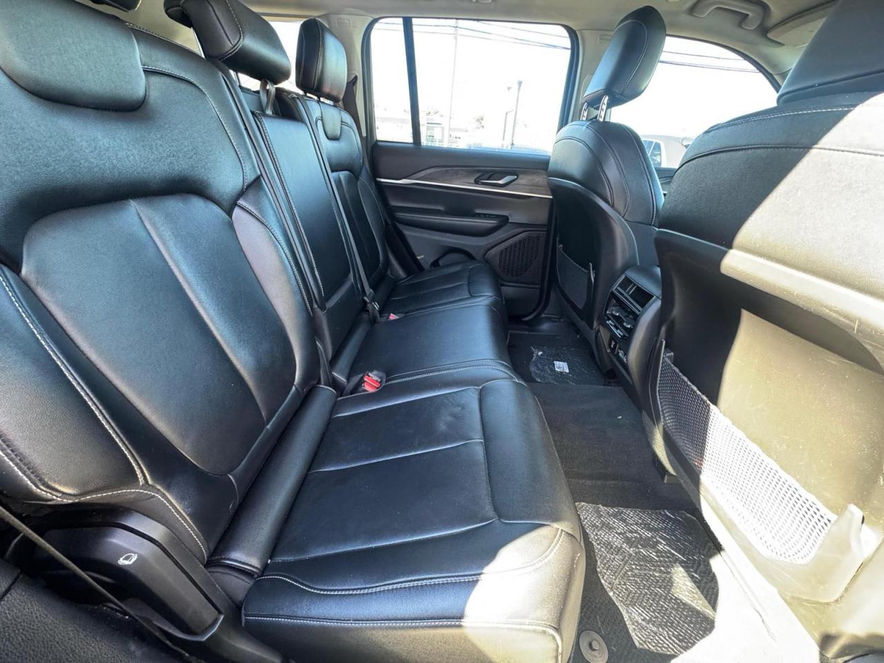 2023 JEEP GRAND CHEROKEE LIMITED photo 6