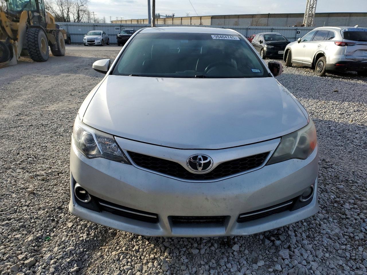 2014 TOYOTA CAMRY L photo 9
