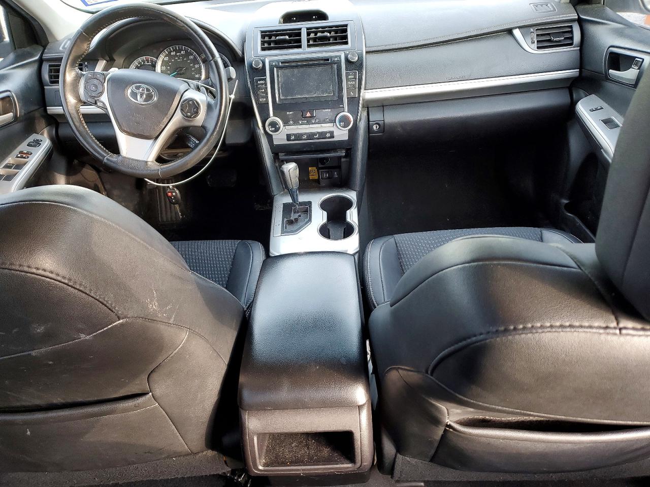 2014 TOYOTA CAMRY L photo 15