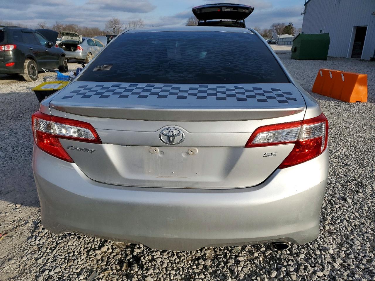 2014 TOYOTA CAMRY L photo 11