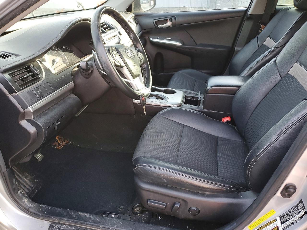 2014 TOYOTA CAMRY L photo 13