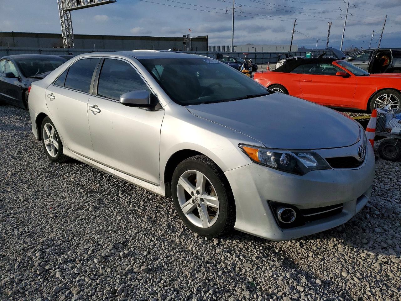 2014 TOYOTA CAMRY L photo 7