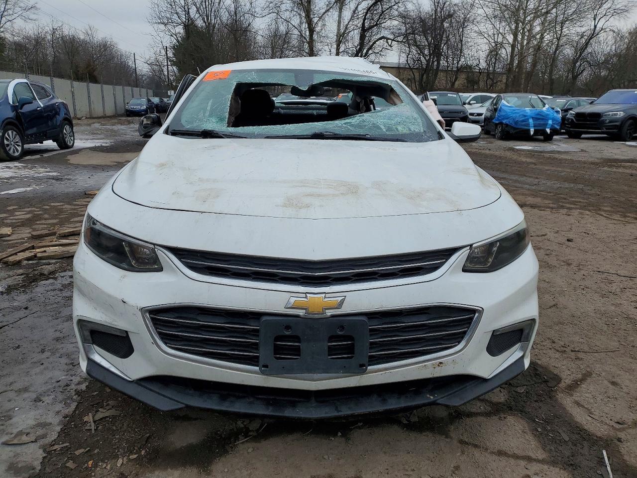 2017 CHEVROLET MALIBU LT photo 5