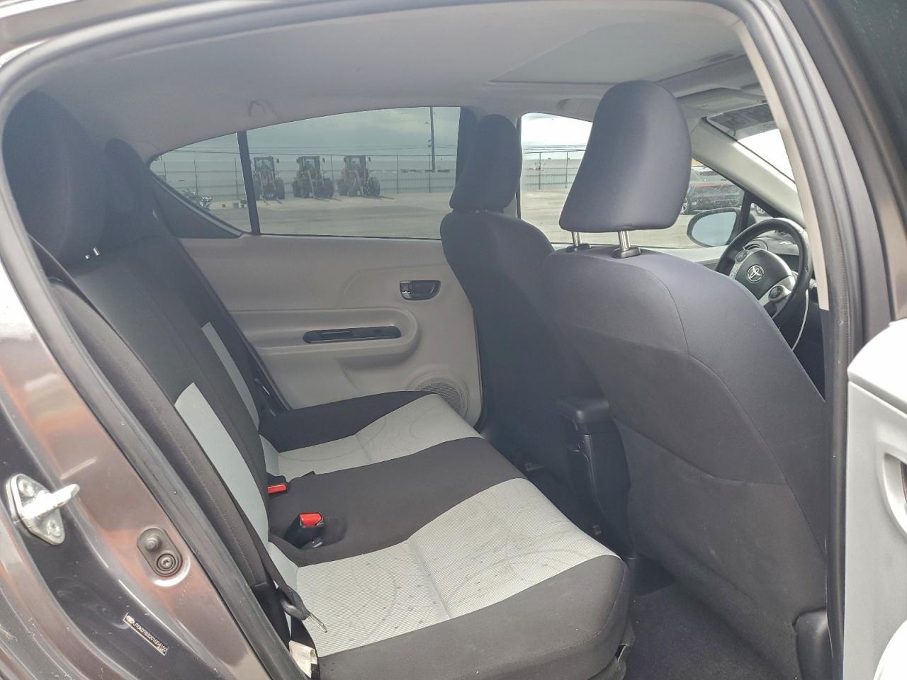 2012 TOYOTA PRIUS C photo 37