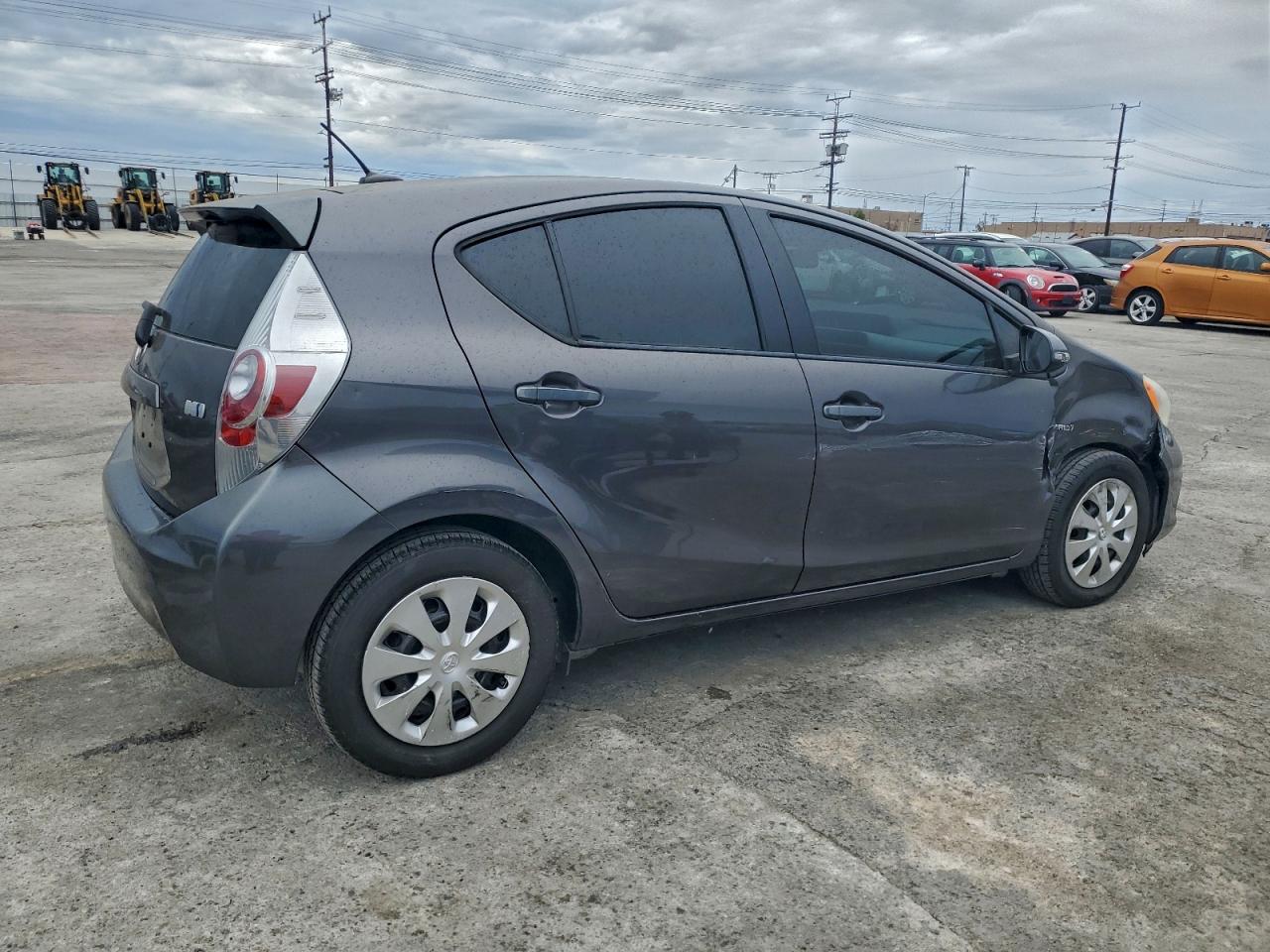 2012 TOYOTA PRIUS C photo 9
