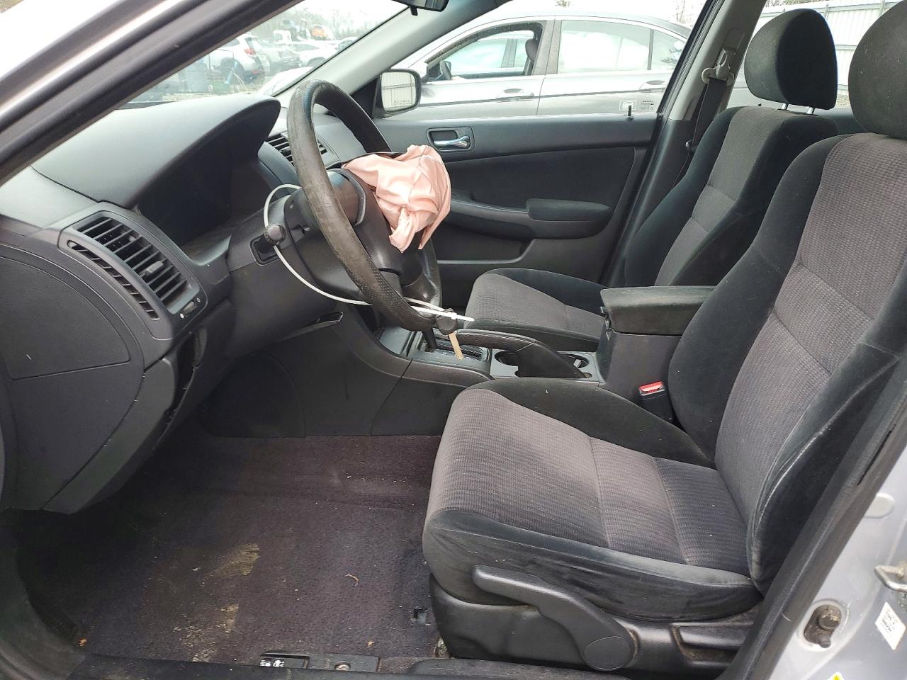 2004 HONDA ACCORD LX photo 13