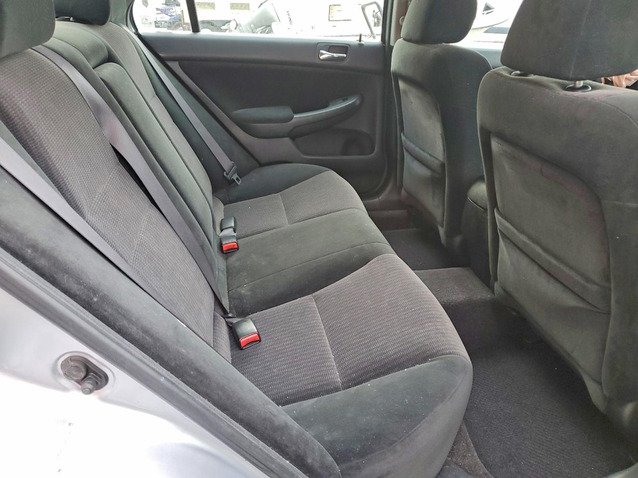 2004 HONDA ACCORD LX photo 19