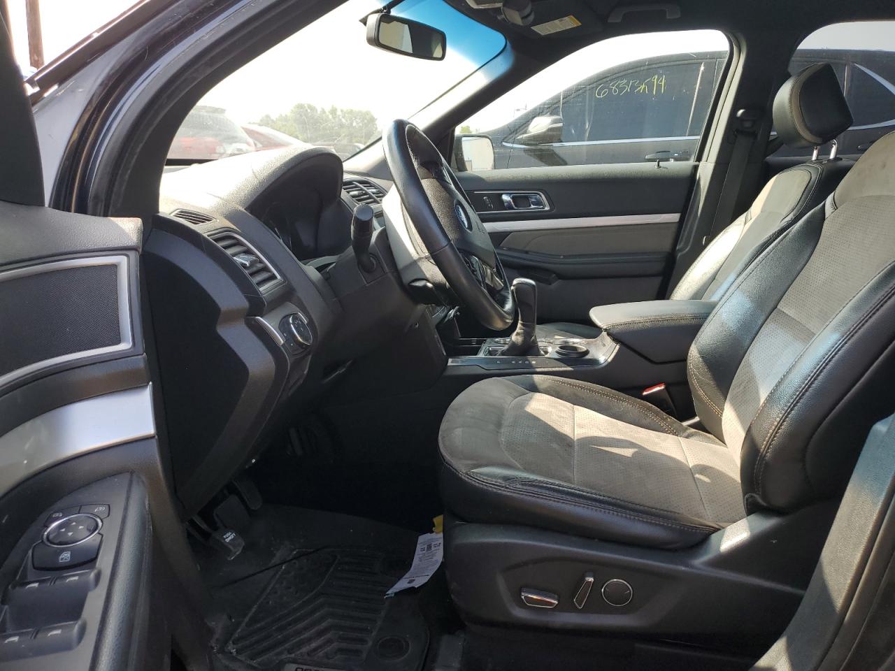 2017 FORD EXPLORER XLT photo 7