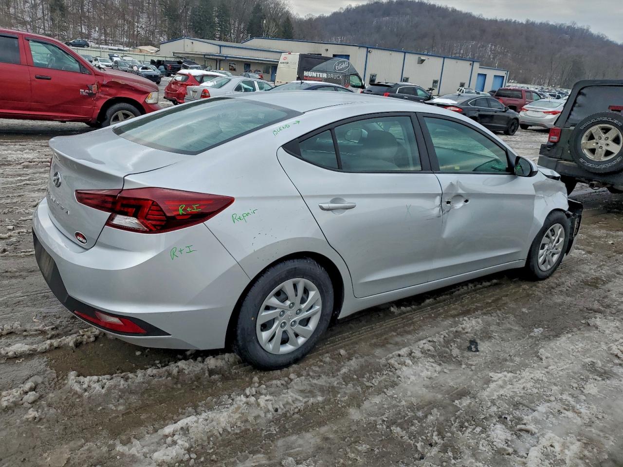 2019 HYUNDAI ELANTRA SE photo 3