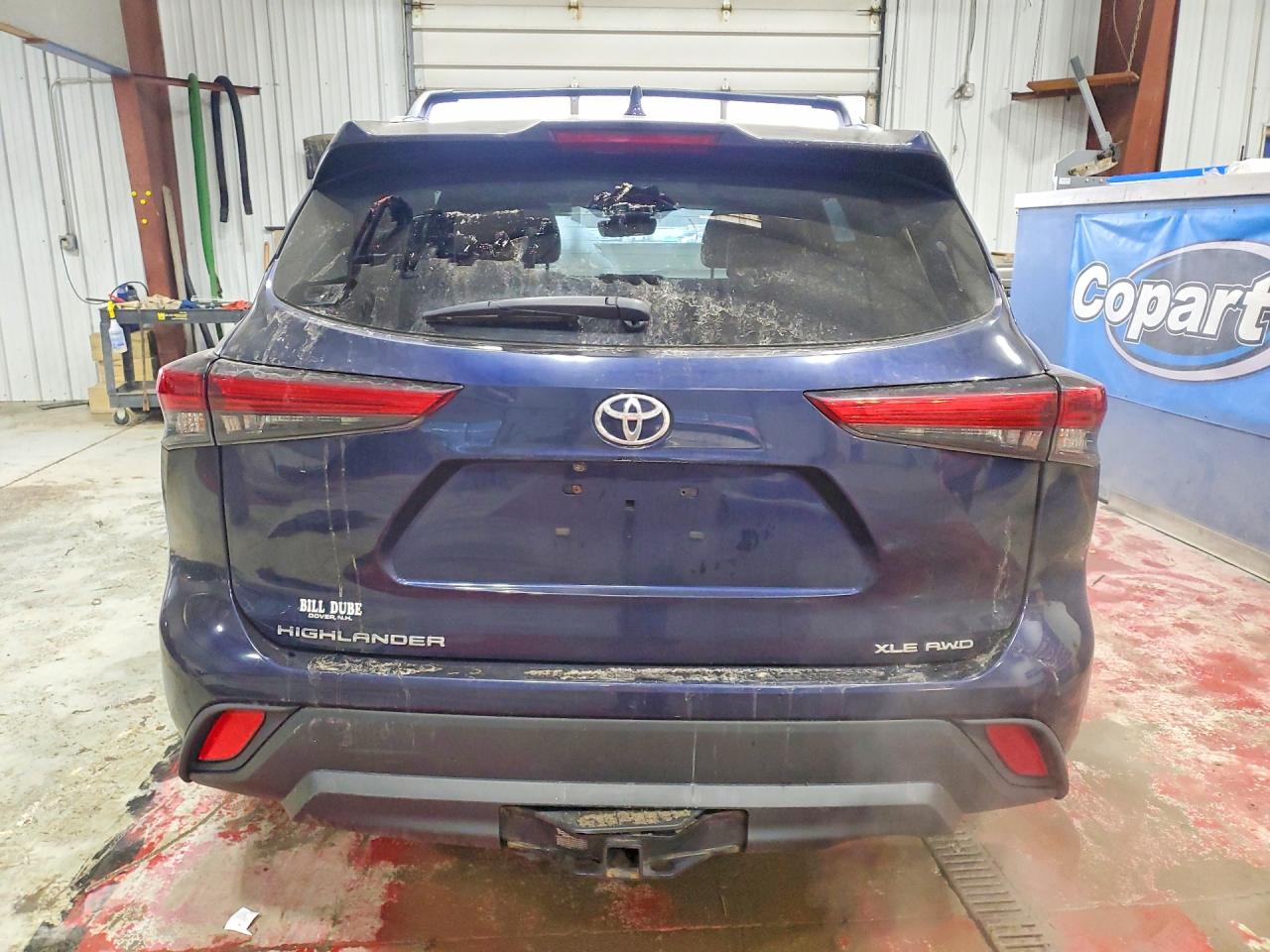 2021 TOYOTA HIGHLANDER XLE photo 6