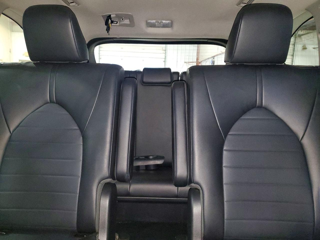 2021 TOYOTA HIGHLANDER XLE photo 10
