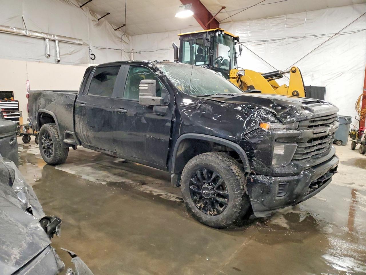 2025 CHEVROLET SILVERADO K2500 CUSTOM photo 4