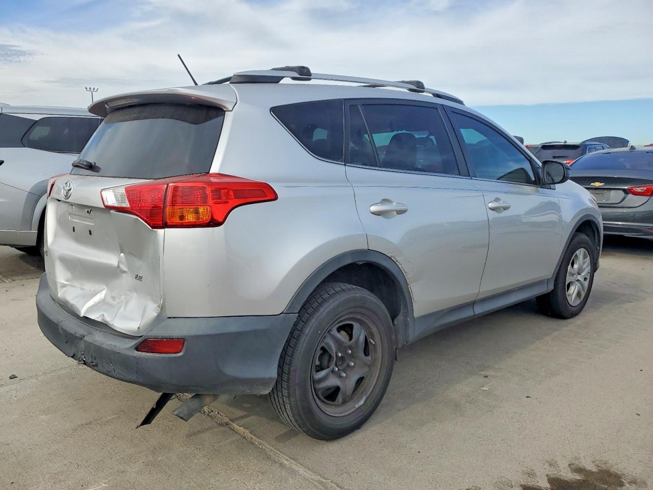2014 TOYOTA RAV4 LE photo 9