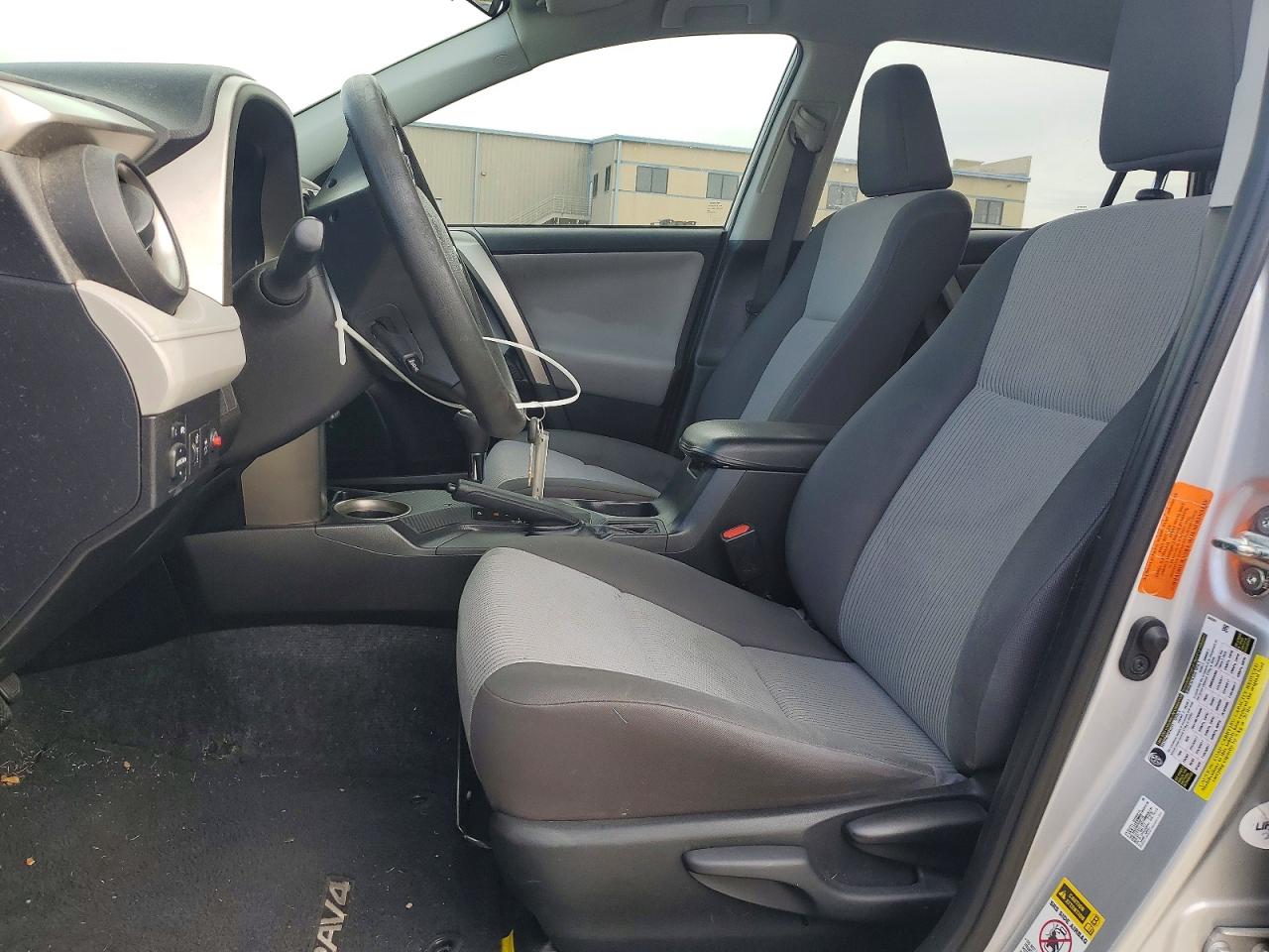 2014 TOYOTA RAV4 LE photo 25
