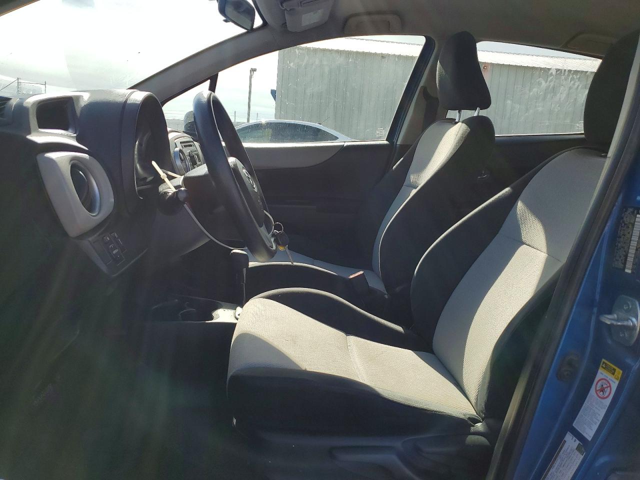 2014 TOYOTA YARIS photo 7