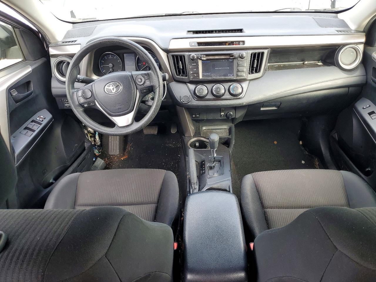 2018 TOYOTA RAV4 LE photo 8