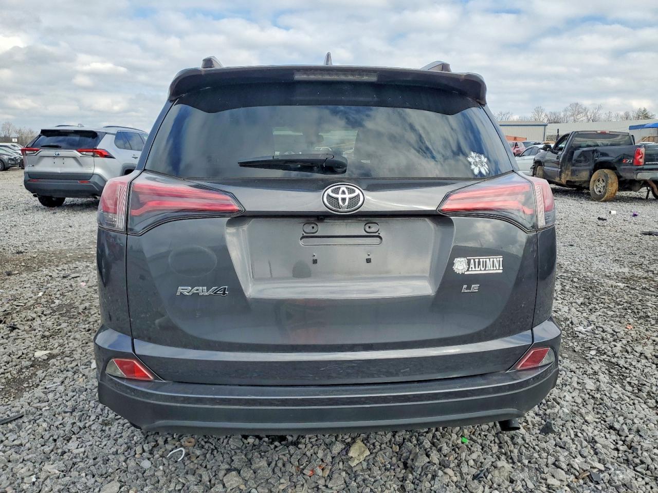 2018 TOYOTA RAV4 LE photo 6