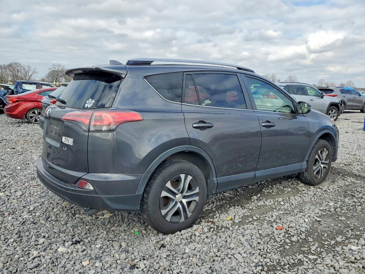 2018 TOYOTA RAV4 LE photo 3