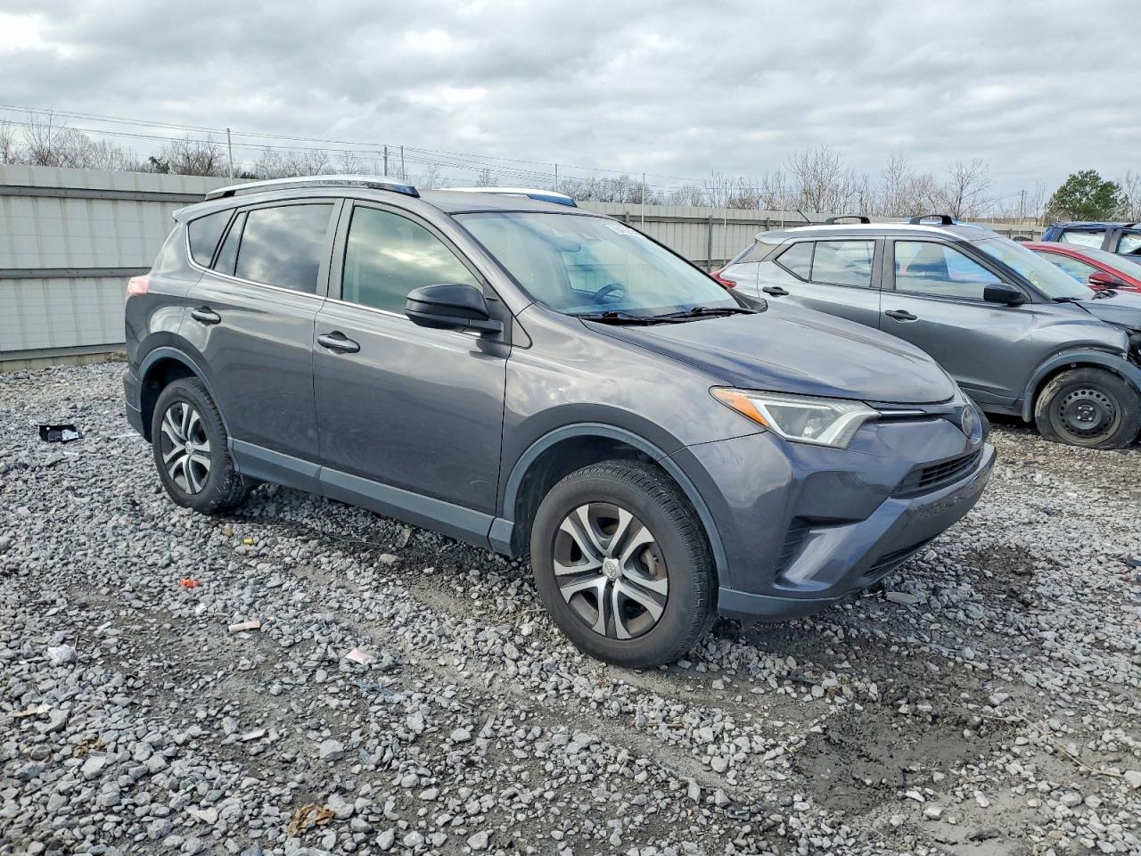 2018 TOYOTA RAV4 LE photo 4