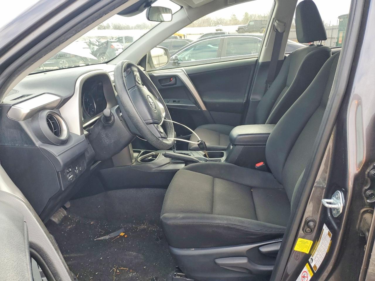 2018 TOYOTA RAV4 LE photo 7