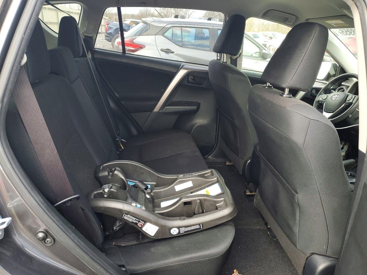 2018 TOYOTA RAV4 LE photo 11