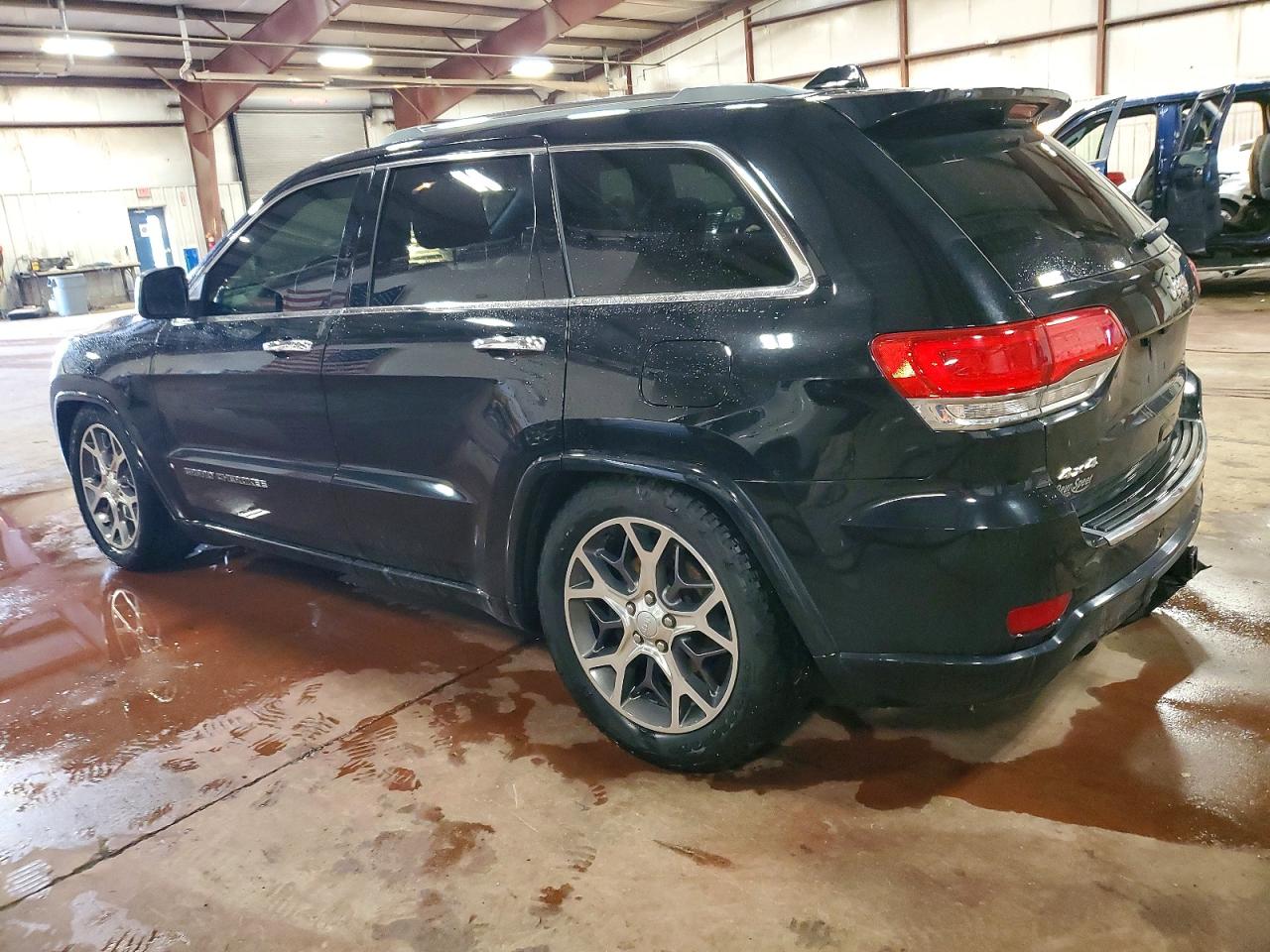 2019 JEEP GRAND CHEROKEE OVERLAND photo 2