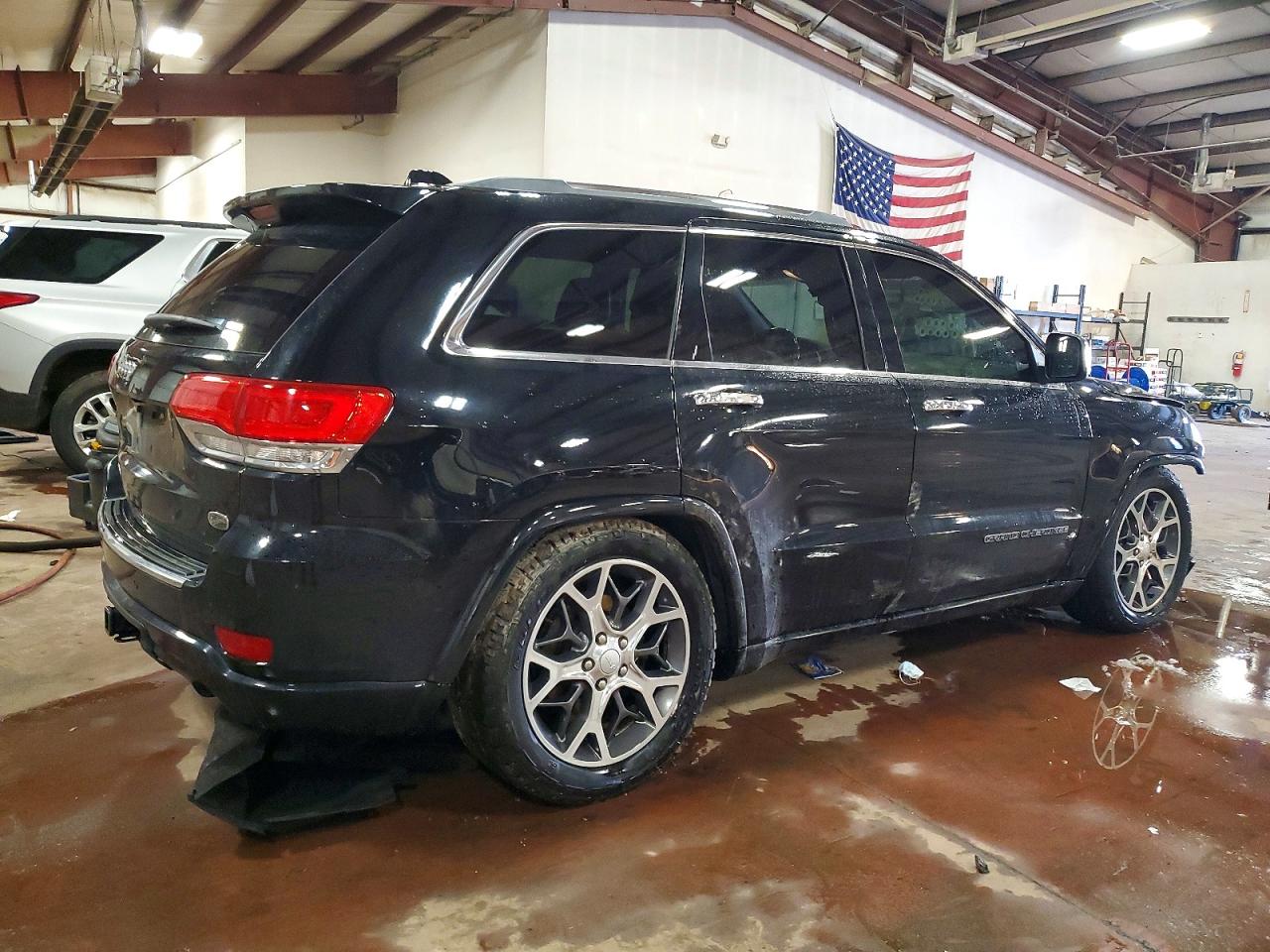 2019 JEEP GRAND CHEROKEE OVERLAND photo 3