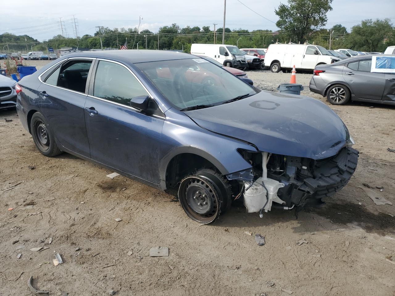 2016 TOYOTA CAMRY LE photo 4