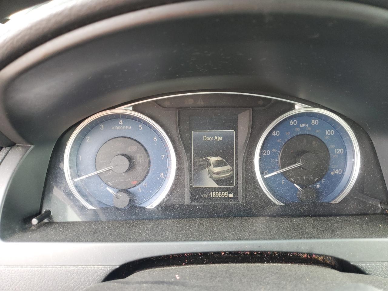 2016 TOYOTA CAMRY LE photo 9
