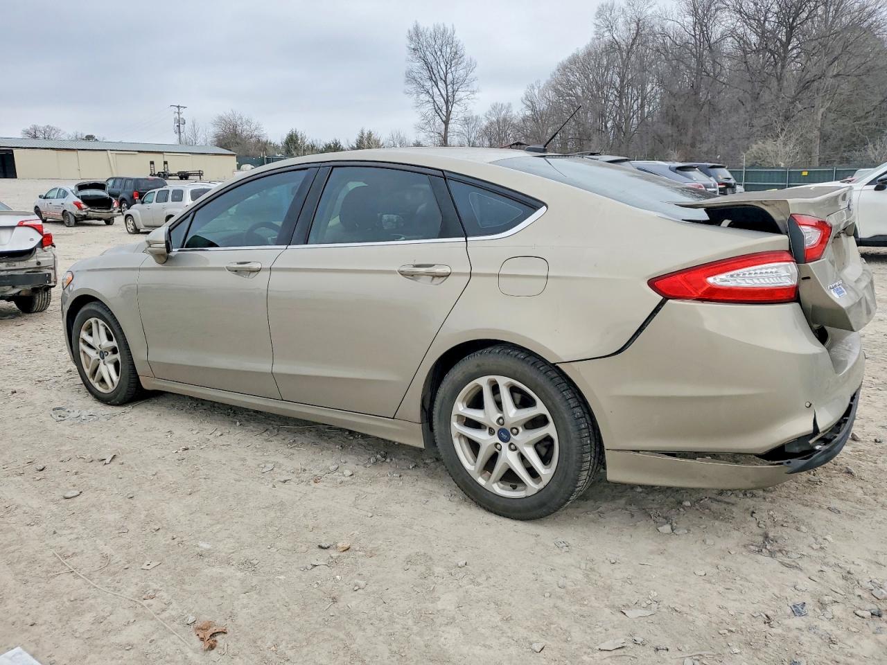 2015 FORD FUSION SE photo 2