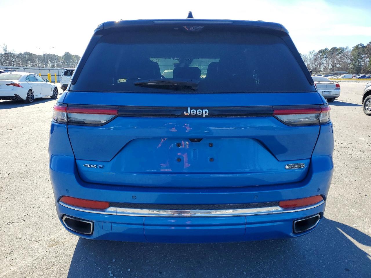 2023 JEEP GRAND CHEROKEE OVERLAND 4XE photo 6