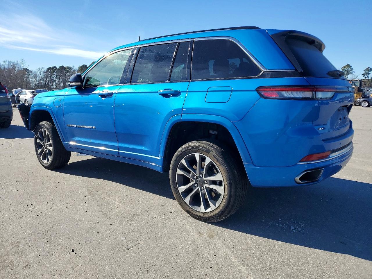 2023 JEEP GRAND CHEROKEE OVERLAND 4XE photo 2