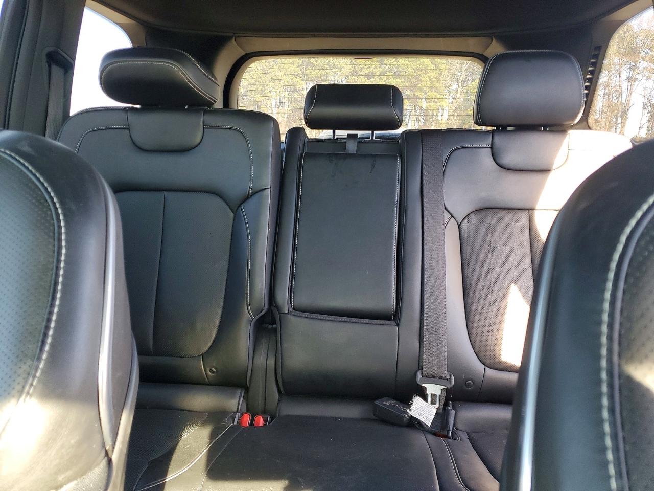 2023 JEEP GRAND CHEROKEE OVERLAND 4XE photo 10