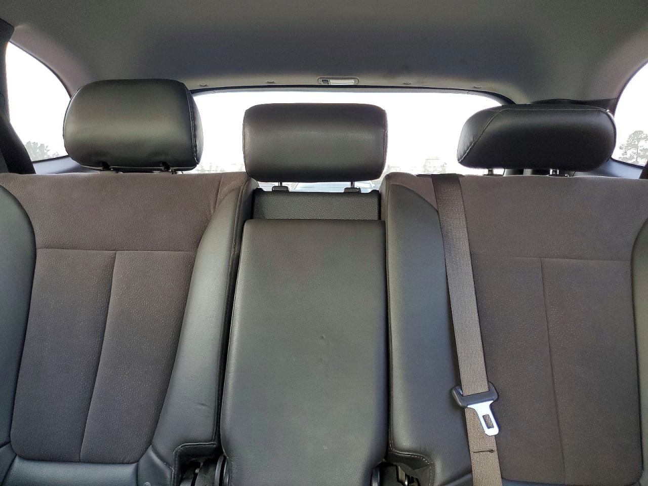 2012 HYUNDAI SANTA FE SE photo 10