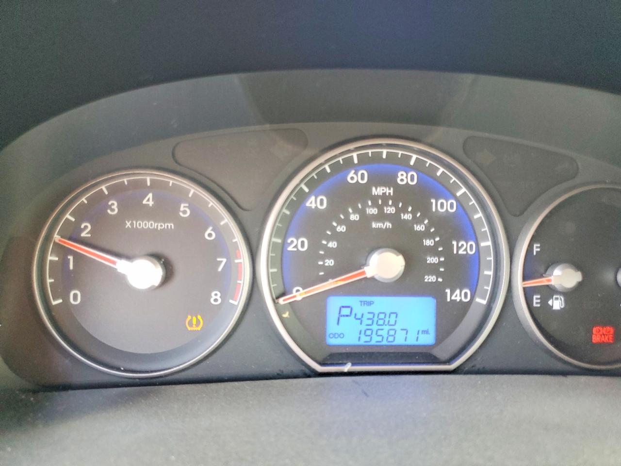 2012 HYUNDAI SANTA FE SE photo 9