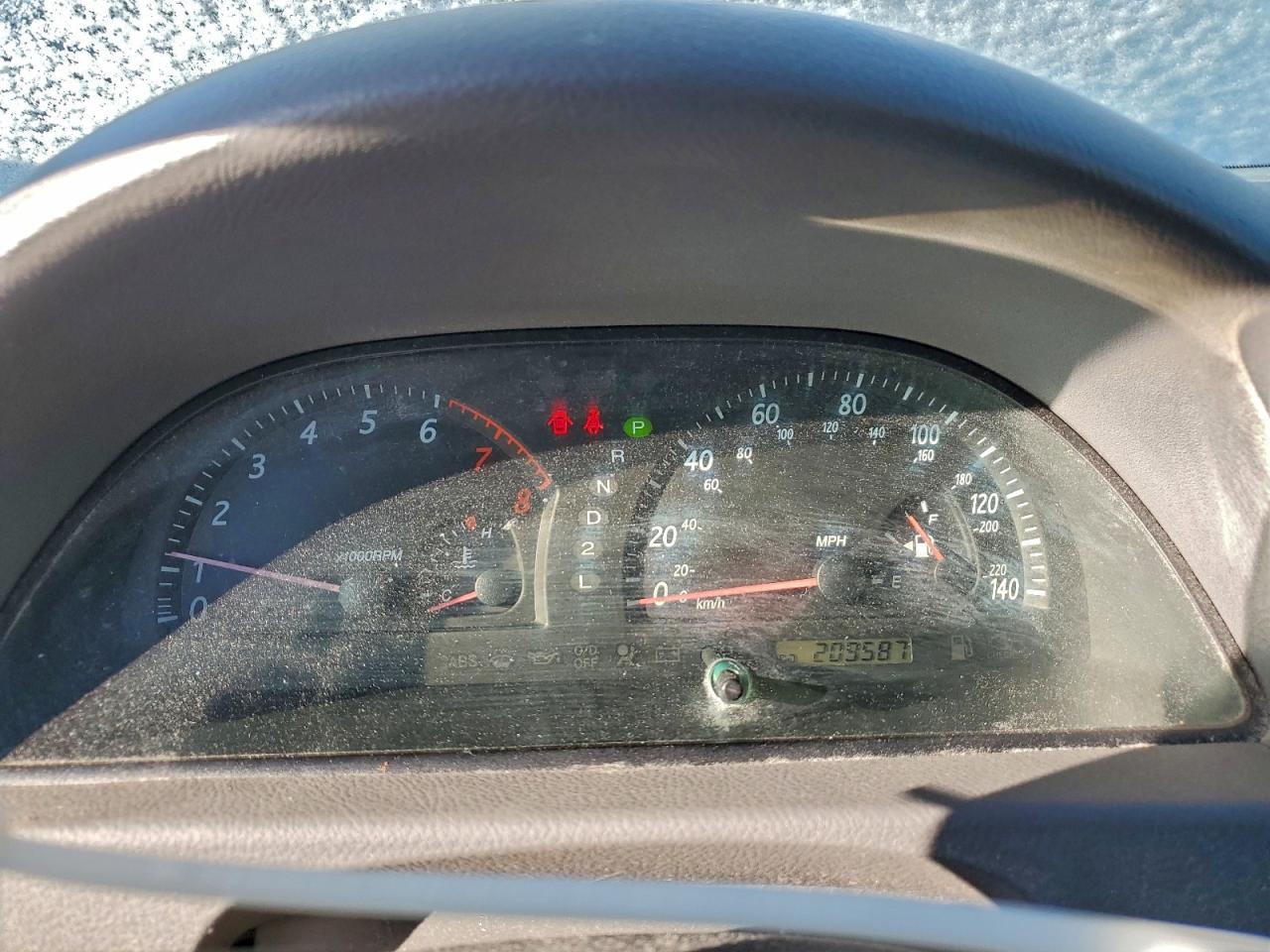 2004 TOYOTA CAMRY LE photo 9