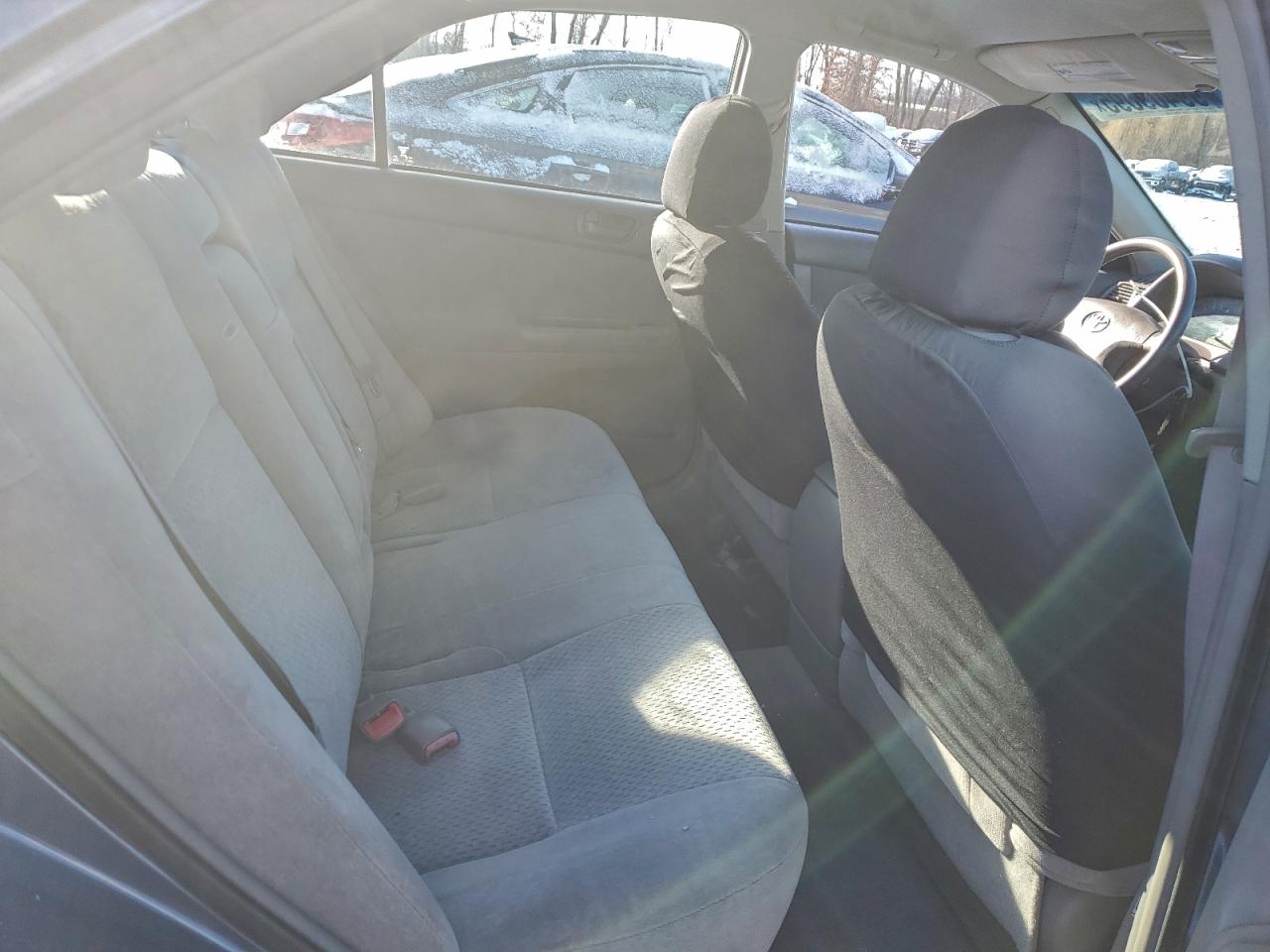 2004 TOYOTA CAMRY LE photo 10