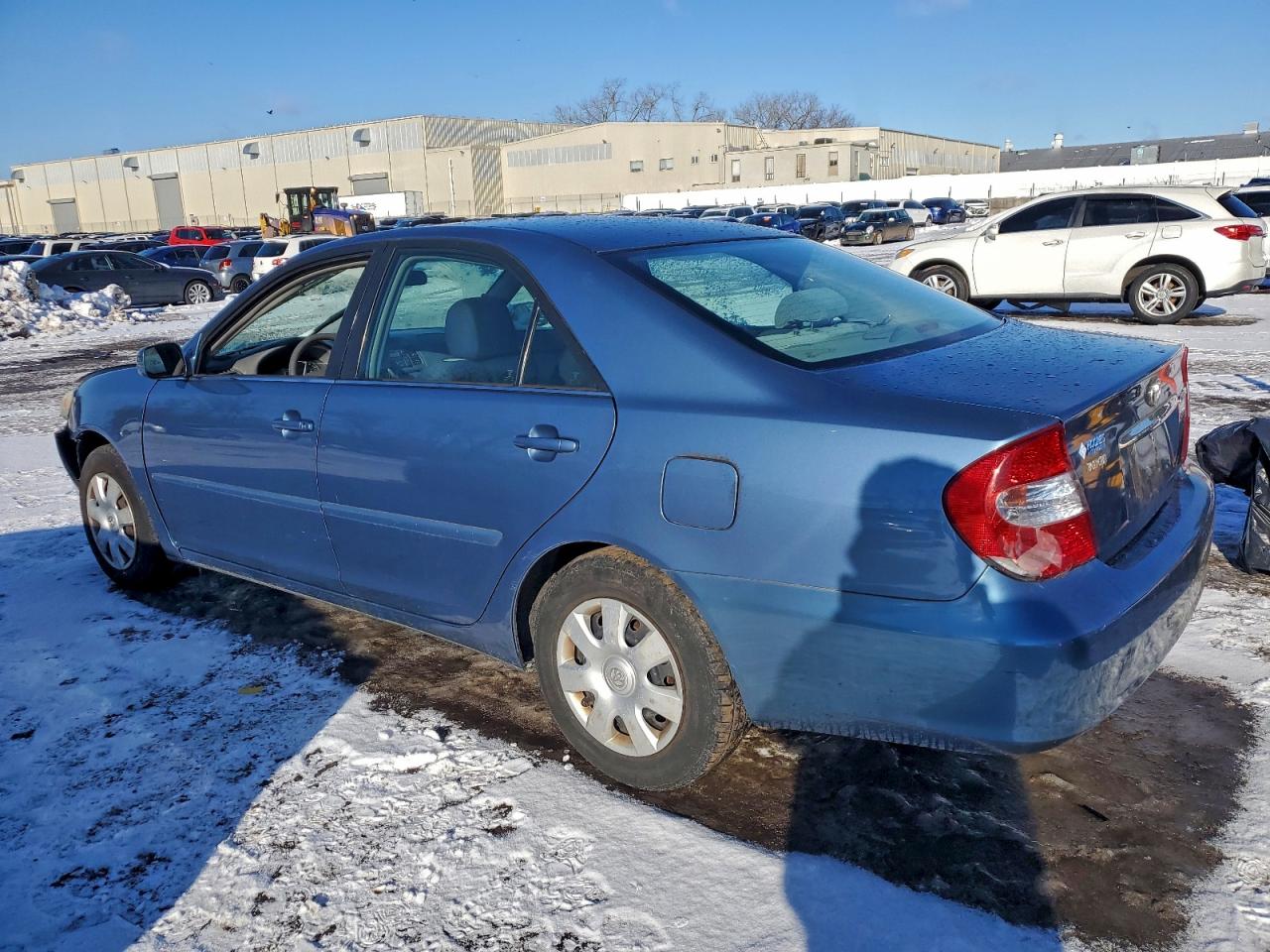 2004 TOYOTA CAMRY LE photo 2