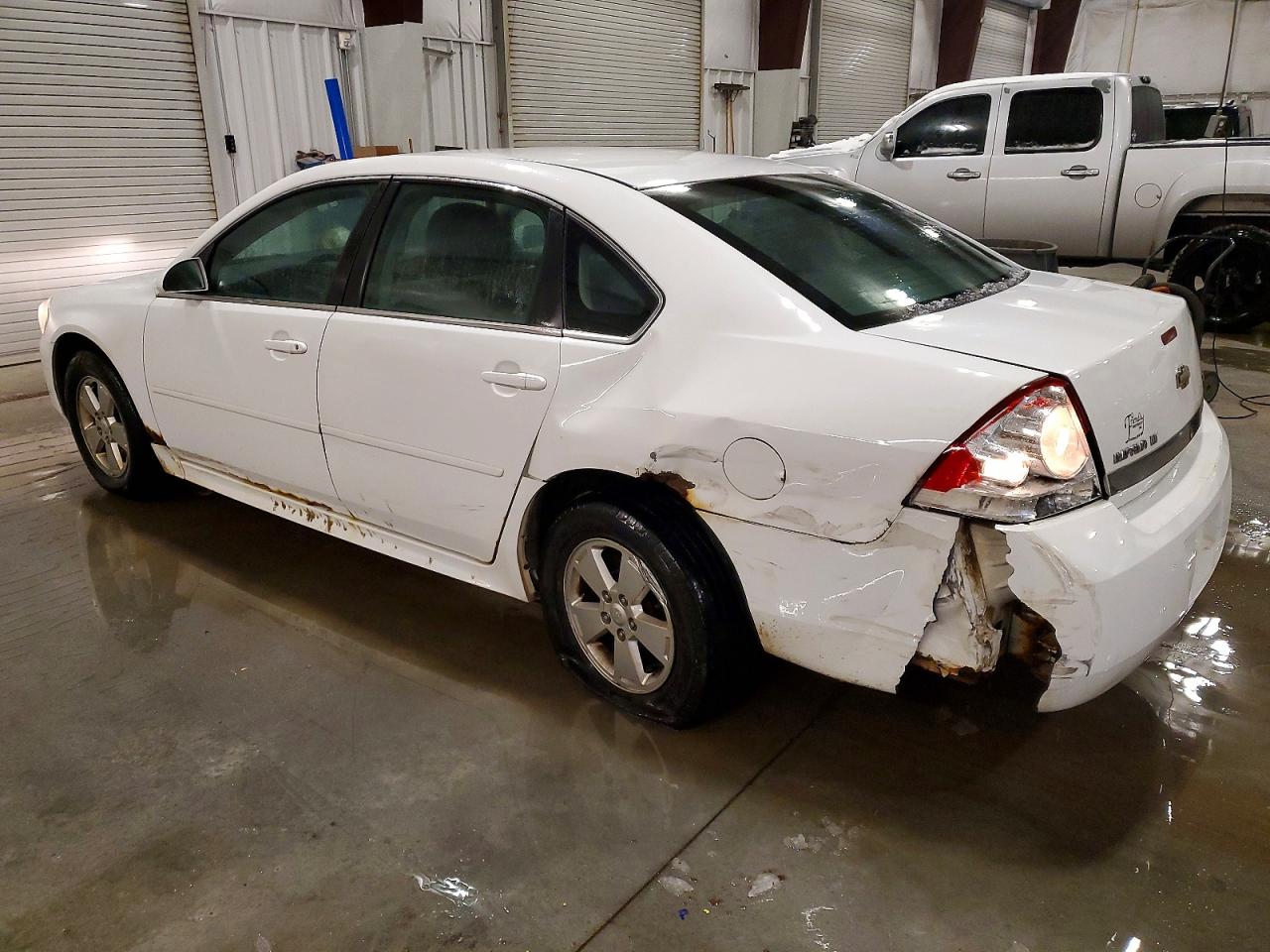 2010 CHEVROLET IMPALA LT photo 2