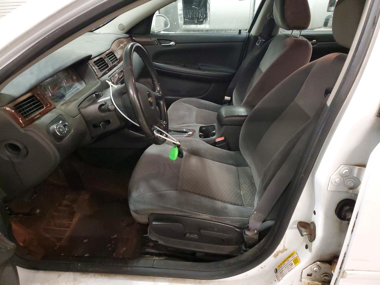 2010 CHEVROLET IMPALA LT photo 7
