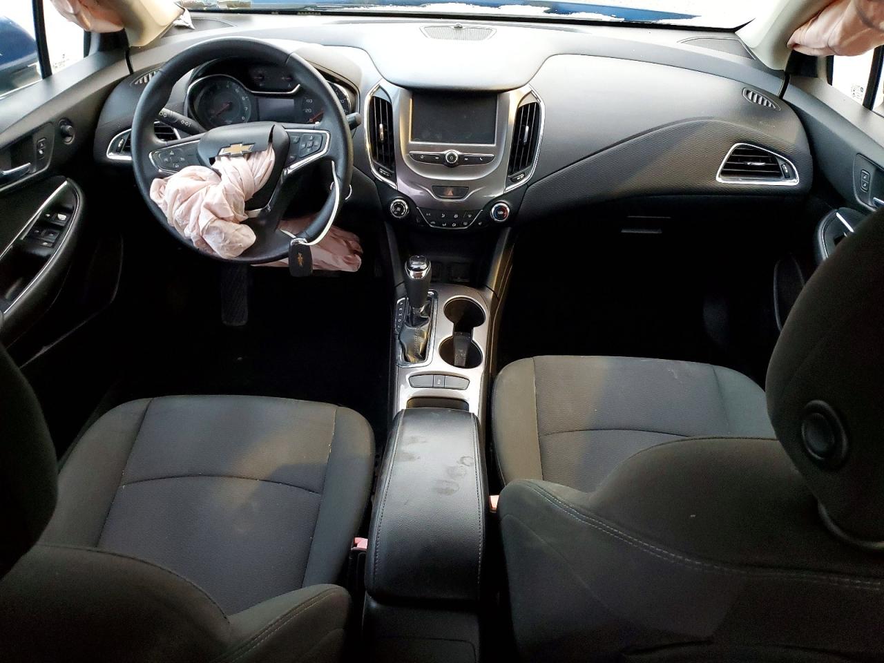 2017 CHEVROLET CRUZE LT photo 8