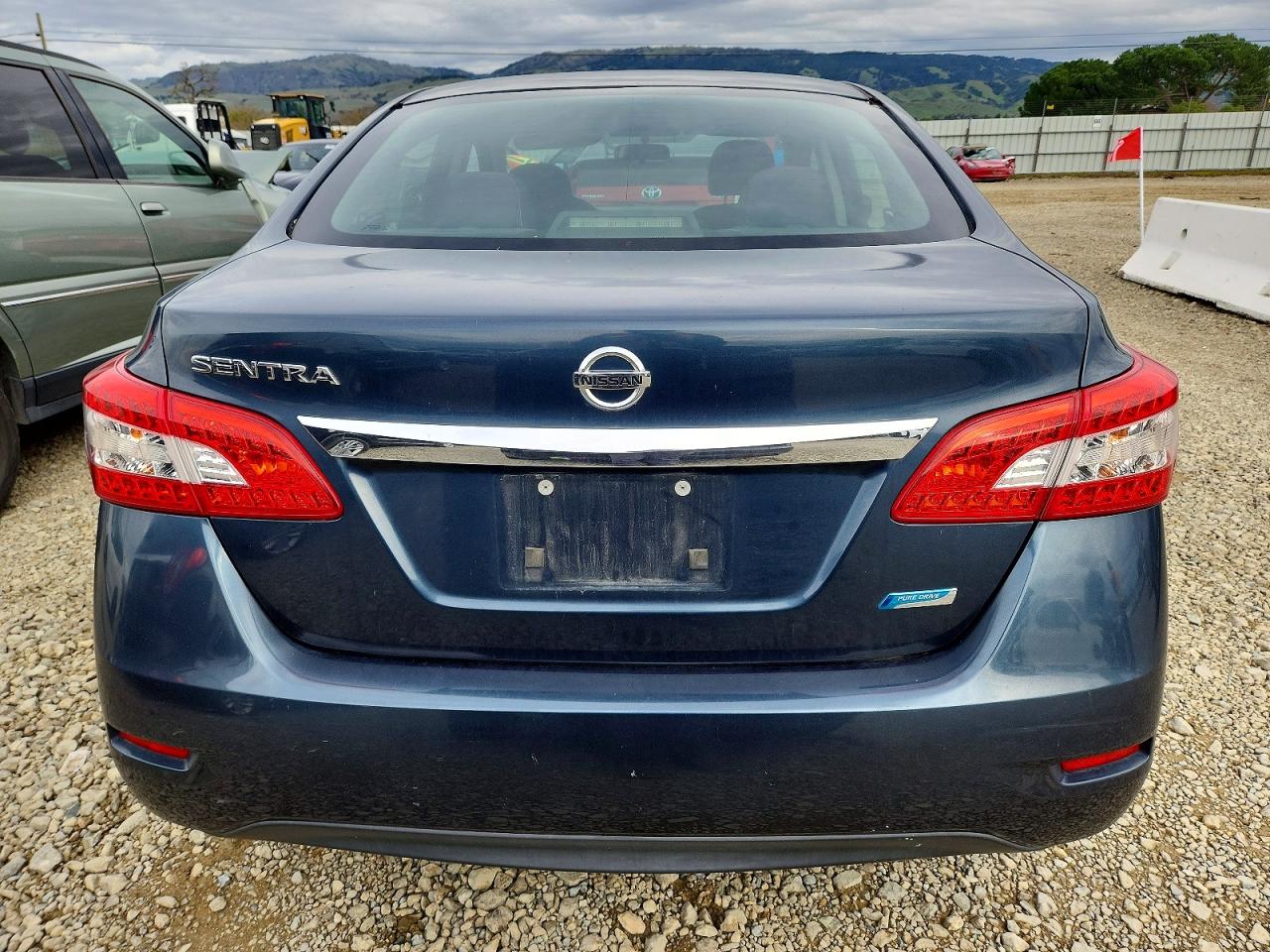 2013 NISSAN SENTRA S photo 6