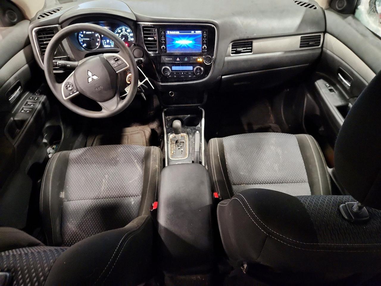 2018 MITSUBISHI OUTLANDER SE photo 8