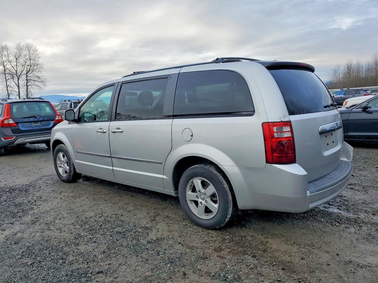 2010 DODGE GRAND CARAVAN SXT photo 2